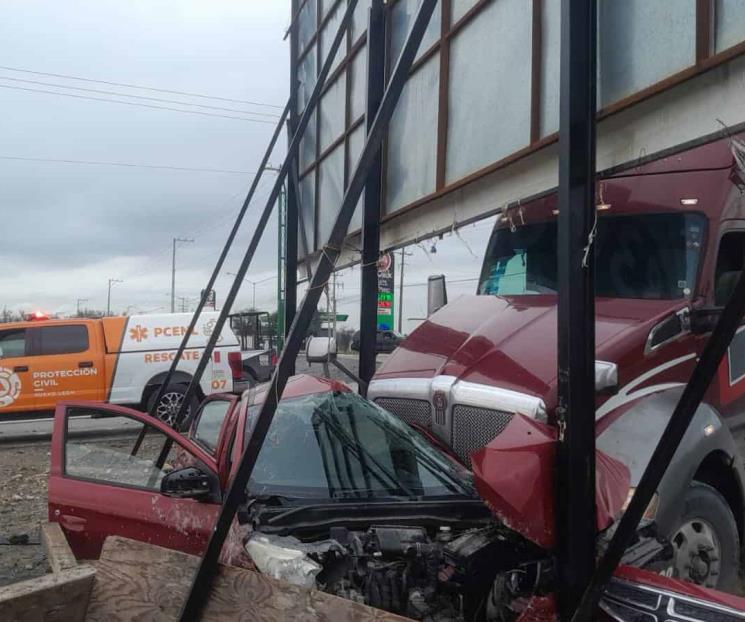 Deja choque tres lesionados en Juárez