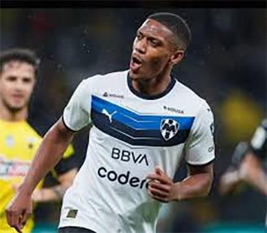 Hoy llegará Martial