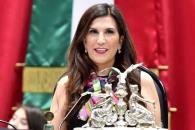 Asistirá al desfile Kenia López para representar al Congreso