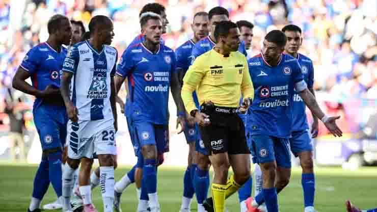 Habr&iacute;a jugado Cruz Azul con alineaci&oacute;n indebida