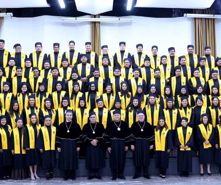 Celebra UANL esfuerzo con entrega de 211 t&iacute;tulos de doctorado