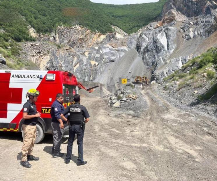 Mata derrumbe a dos trabajadores Mata derrumbe a dos trabajadores