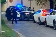 Lo matan afuera de su casa