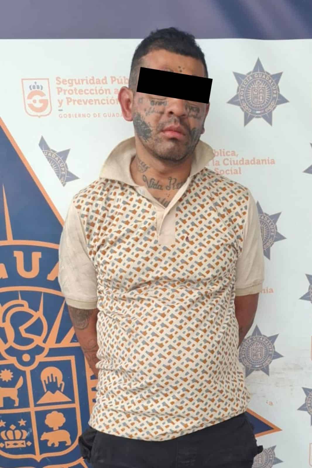 Polic&iacute;as de Guadalupe capturaron a un hombre que presuntamente acababa de cometer un robo con violencia al conductor de un veh&iacute;culo.