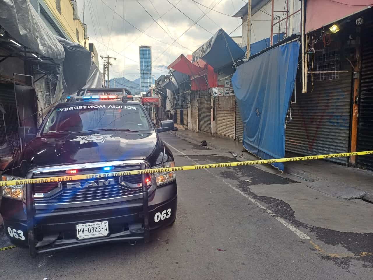 Luego de la ejecuci&oacute;n perpetrada el pasado mi&eacute;rcoles en la zona centro de los puesteros, agentes ministeriales catearon al menos un local.