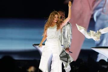 Queda Shakira conmovida por cover de Antología de Dua Lipa