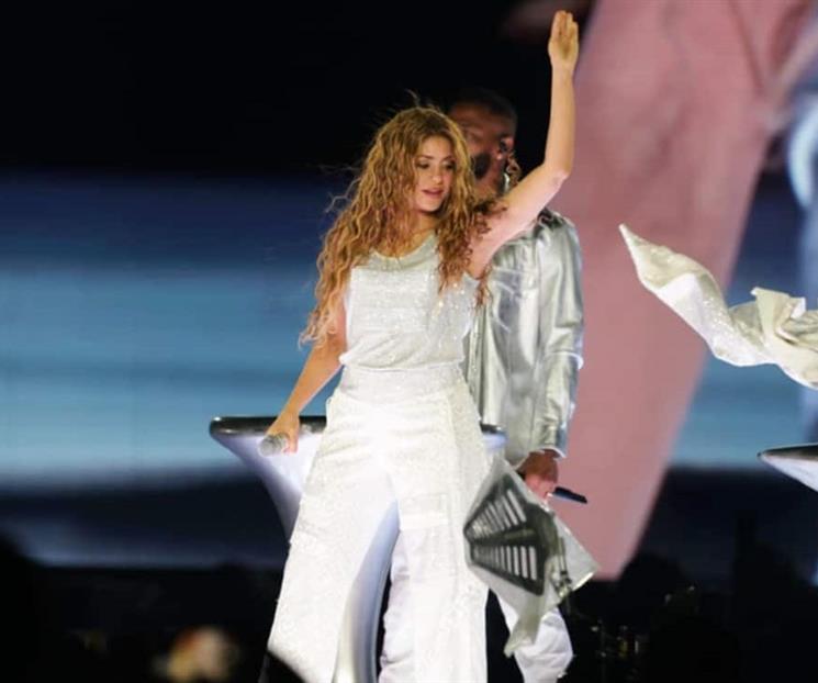 Queda Shakira conmovida por cover de Antología de Dua Lipa Queda Shakira conmovida por cover de Antología de Dua Lipa