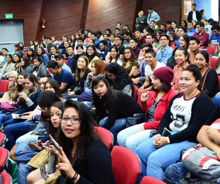 Incrementan apoyos a alumnos y recortan presupuesto a universidades Incrementan apoyos a alumnos y recortan presupuesto a universidades
