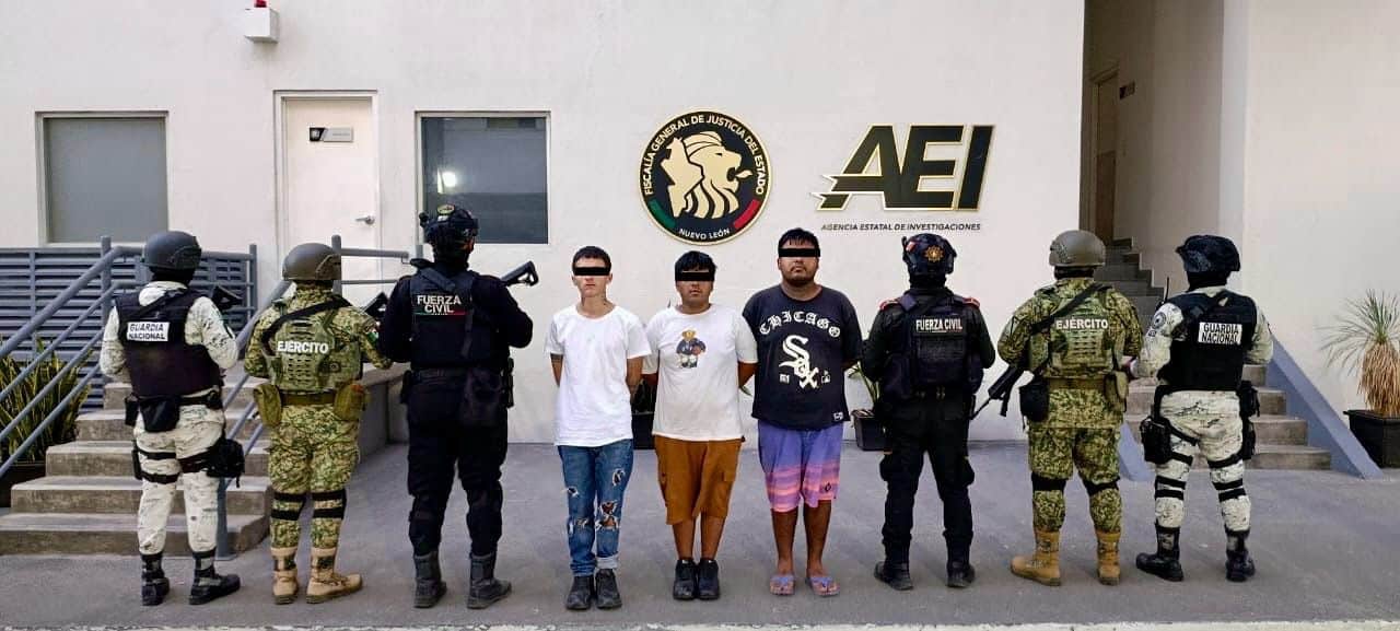 Mediante trabajos t&aacute;cticos policiales, el Grupo de Coordinaci&oacute;n efectu&oacute; la captura de tres j&oacute;venes considerados como generadores de violencia, en el municipio de Linares, portaban dos armas largas y droga.