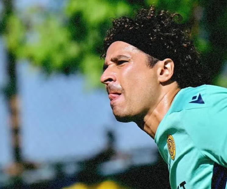 Debuta y golean a Memo Ochoa