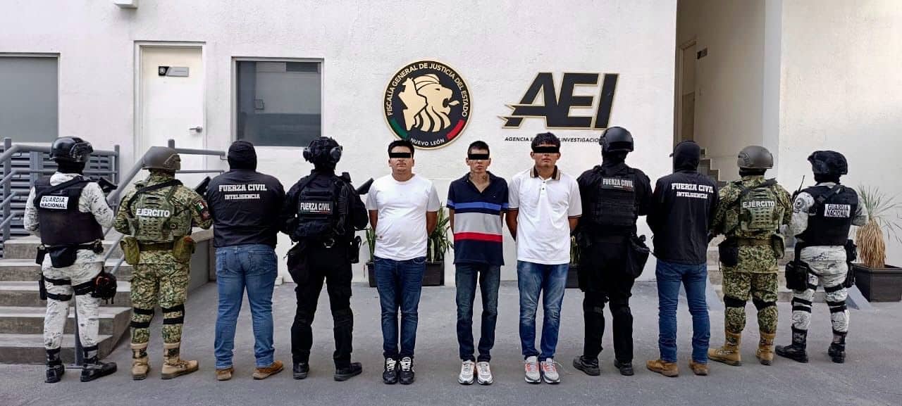 Un grupo de cuatro j&oacute;venes armados, entre ellos un menor de edad, fueron arrestados por elementos de Fuerza Civil en el municipio de Salinas victoria.