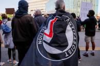 Trump designa terrorista al movimiento Antifa de EU