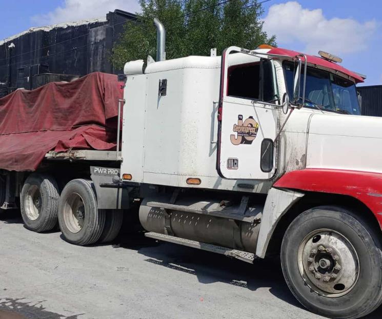 Rescatan a trailero secuestrado