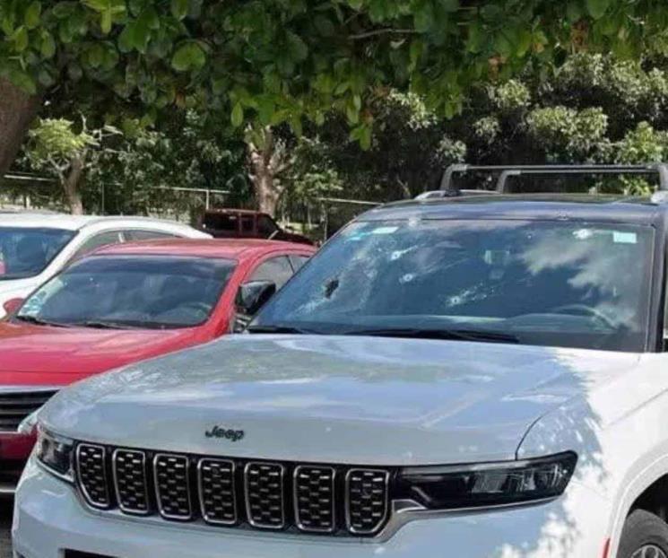 Atacan camioneta con nieta de Rubén Rocha Atacan camioneta con nieta de Rubén Rocha