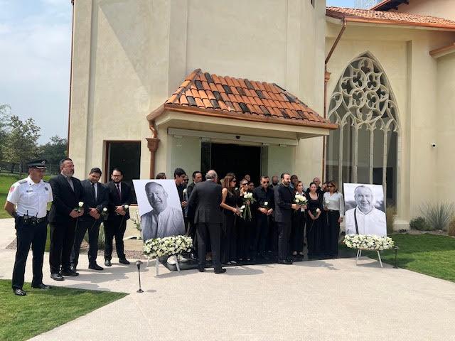 Rinden homenaje al &acute;T&iacute;o Mau&acute; afuera de la Milarca