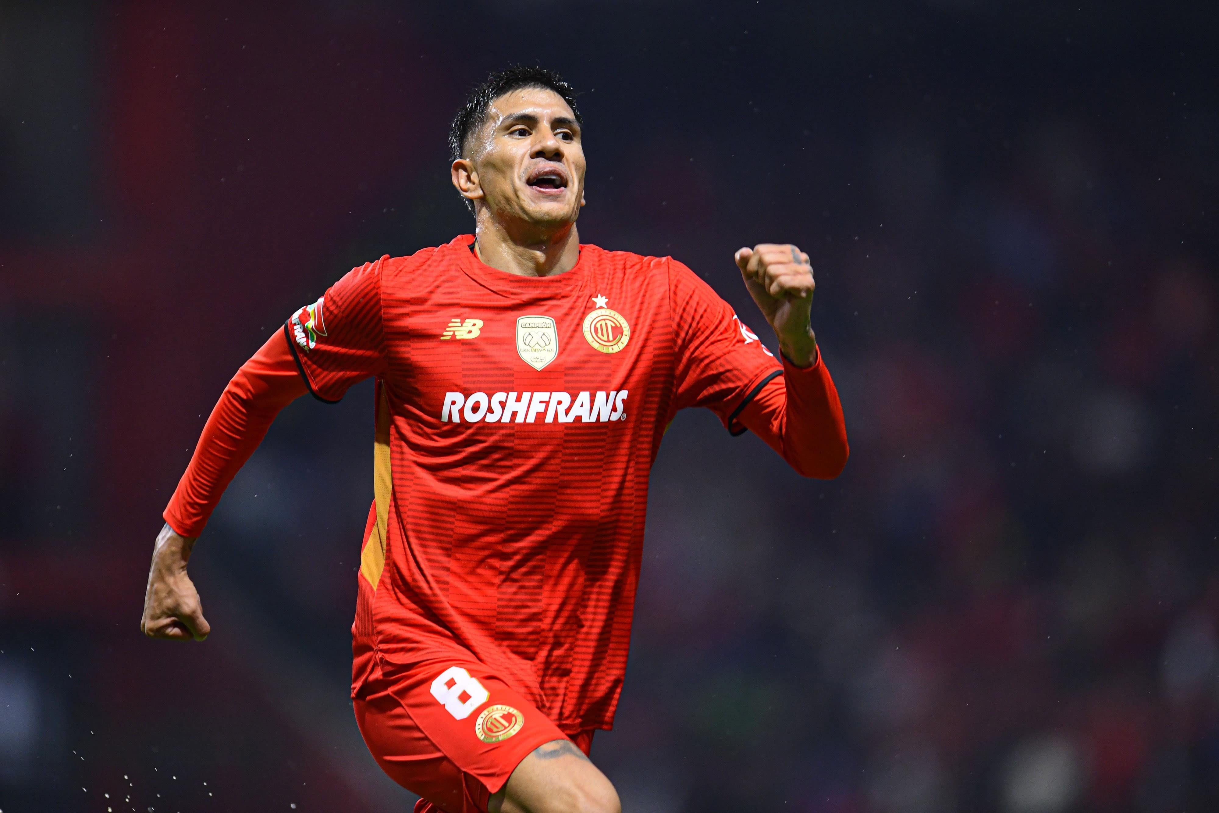 Nicol&aacute;s Castro hace doblete.