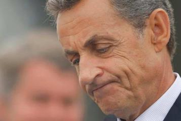 Condenan a cinco años de prisión a ex presidente francés Sarkozy