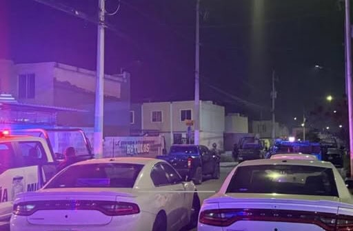 Un menor que al parecer qued&oacute; entre hombres armados que persegu&iacute;an a una persona para ejecutarlo, muri&oacute; al recibir diversos impactos de bala, la noche del martes en el municipio de Garc&iacute;a.