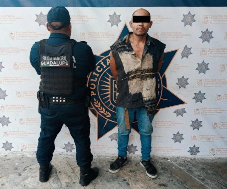 Asalta a peatón; lo detienen