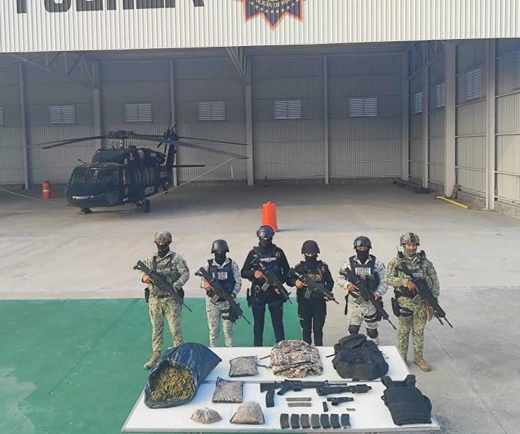 Decomisan armas y droga