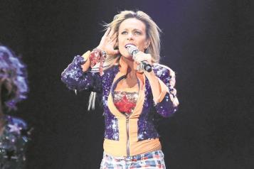 Fey festeja 30 a&ntilde;os de carrera musical