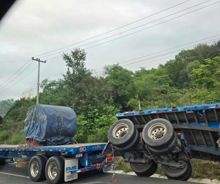Ocasiona tráiler colapso de Carretera Nacional