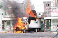 Atacan normalistas de Ayotzinapa el Campo Militar de la CDMX Atacan normalistas de Ayotzinapa el Campo Militar de la CDMX