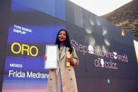 Egresada de la UDEM gana Oro en premios de diseño latinoamericano Egresada de la UDEM gana Oro en premios de diseño latinoamericano