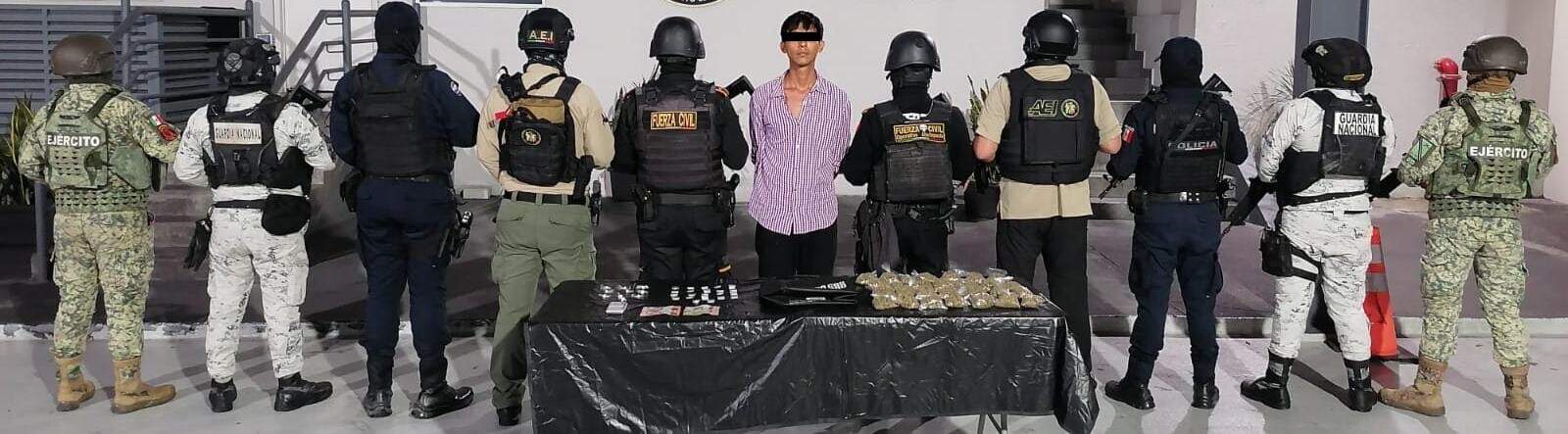 Un hombre que ya era buscado por elementos de la polic&iacute;a al contar con una orden de aprehensi&oacute;n por homicidio, fue arrestado en posesi&oacute;n de droga 60 dosis de droga, en el municipio de Apodaca.