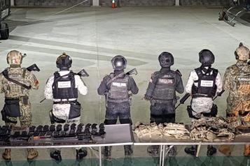 Aseguran armas largas y equipo t&aacute;ctico