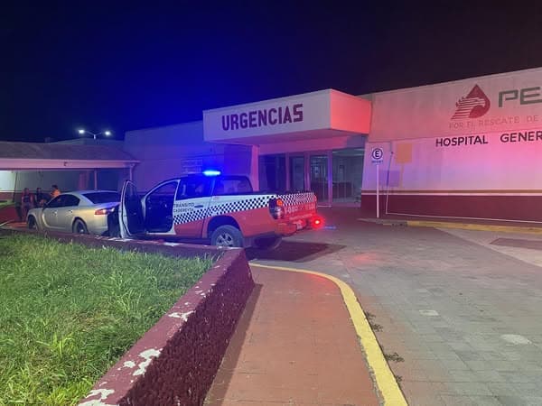 Tras ser atropellado por un automovilista que se dio a la fuga, una persona muri&oacute; al llegar Hospital de Pemex a donde hab&iacute;a sido trasladado para su atenci&oacute;n m&eacute;dica, en el municipio de Cadereyta Jim&eacute;nez.
