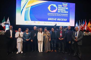 Llama Clara Luz Flores a construir la paz en NL, M&eacute;xico y el mundo