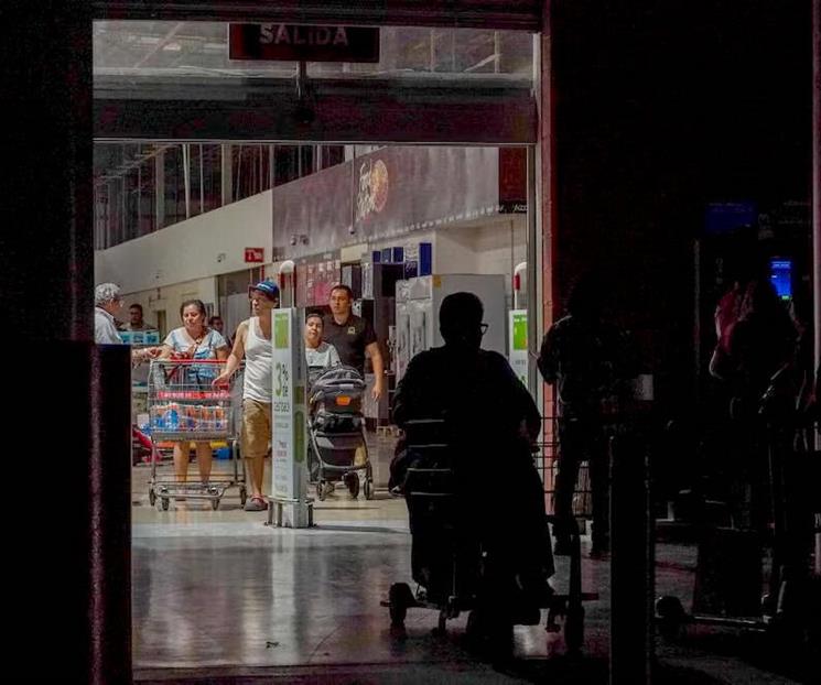 Sufren apag&oacute;n masivo Yucat&aacute;n, Campeche y Quintana Roo