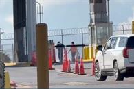 Sin celular y visa, EU regresa a México a diputado del Partido Verde