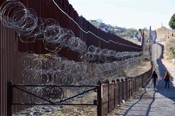 Denuncian varios delitos contra migrantes en detenciones en EU