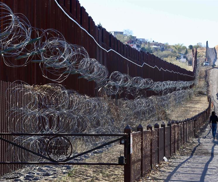 Denuncian varios delitos contra migrantes en detenciones en EU