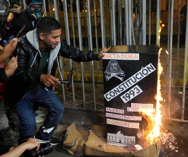 Al menos 74 heridos en recientes protestas en Lima Al menos 74 heridos en recientes protestas en Lima