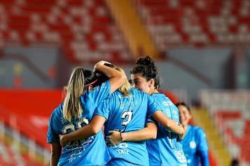 Golean Rayadas al Necaxa y se mantienen en zona de Liguilla