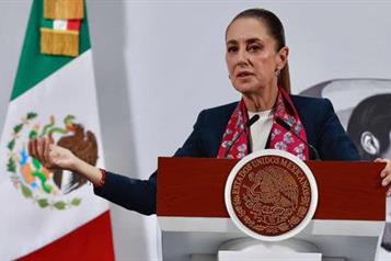 Anuncia Sheinbaum control en venta de chips telef&oacute;nicos