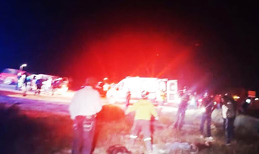 Confirman dos muertes en choque