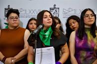 Presentan dos iniciativas para despenalizar el aborto