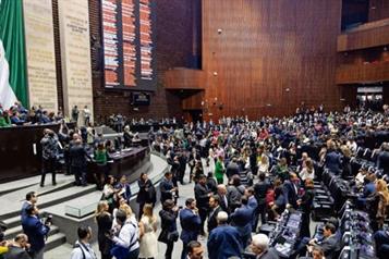 Avalan reforma para que mujeres ocupen 50% de embajadas