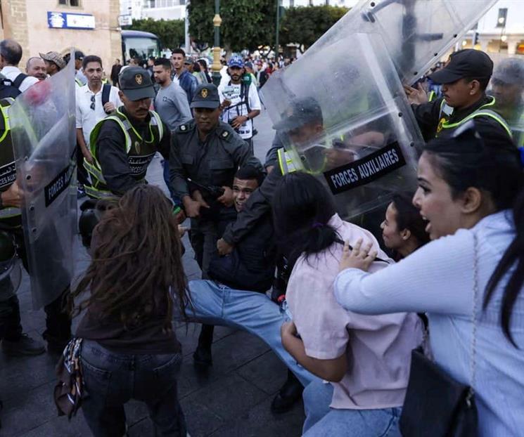 Enfrentamientos con la policía dejan 400 detenidos y 300 heridos