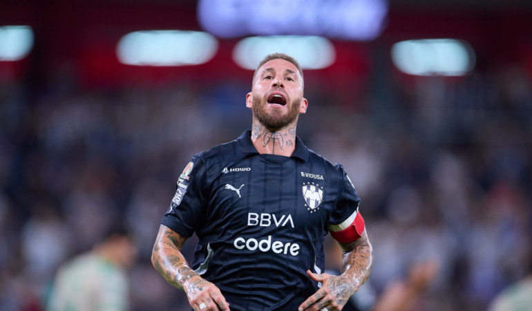 Defensa de Rayados se descontrola con facilidad Defensa de Rayados se descontrola con facilidad