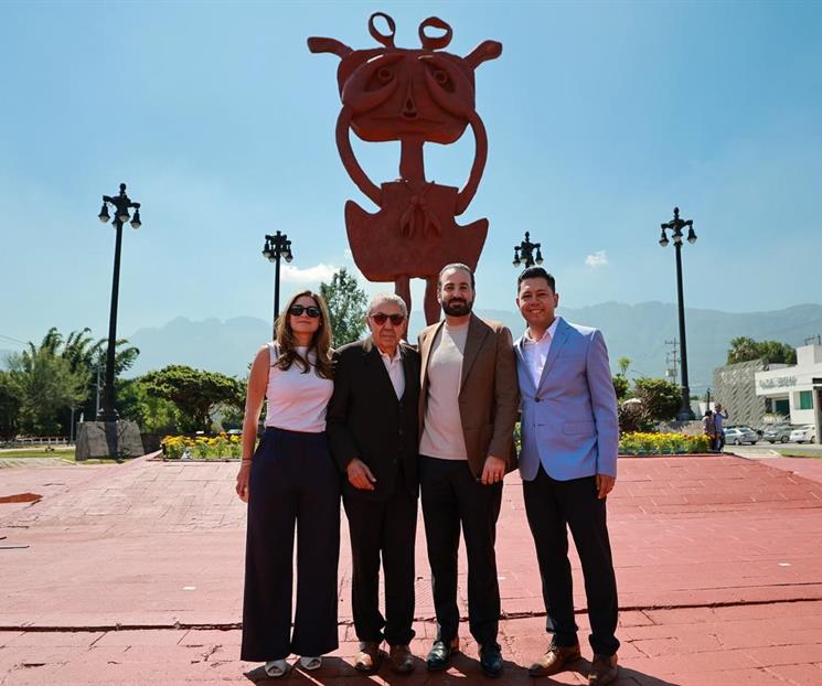 Inauguran la escultura "Niña Cangrejo" en SP Inauguran la escultura "Niña Cangrejo" en SP