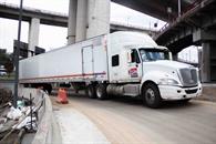 Vehículos pesados circulan sobre grieta reparada en la Concordia