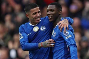 Vence Chelsea al Liverpool y Arsenal toma liderato en Inglaterra