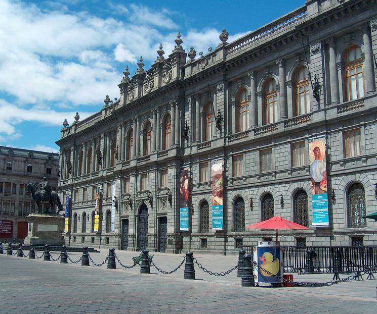 Lánzate al Centro Histórico, al encuentro de catrinas en el MUNAL Lánzate al Centro Histórico, al encuentro de catrinas en el MUNAL