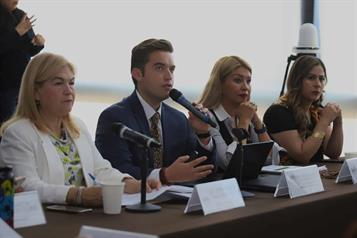 Analizan en mesa de trabajo la Ley de Ciberprotección para menores