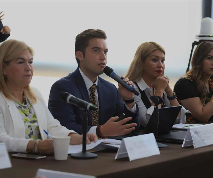 Analizan en mesa de trabajo la Ley de Ciberprotección para menores Analizan en mesa de trabajo la Ley de Ciberprotección para menores